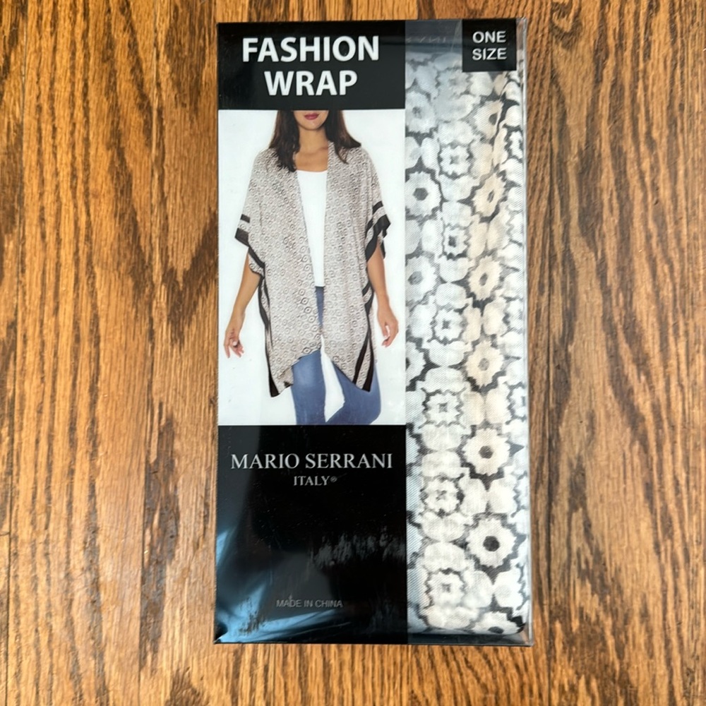 Mario Serrani fashion wrap - one size NIB